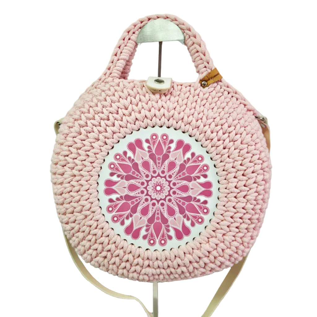 AMELIA – Horgolt Mandala Körtáska Egyedi Grafikával (Púderrózsaszín)