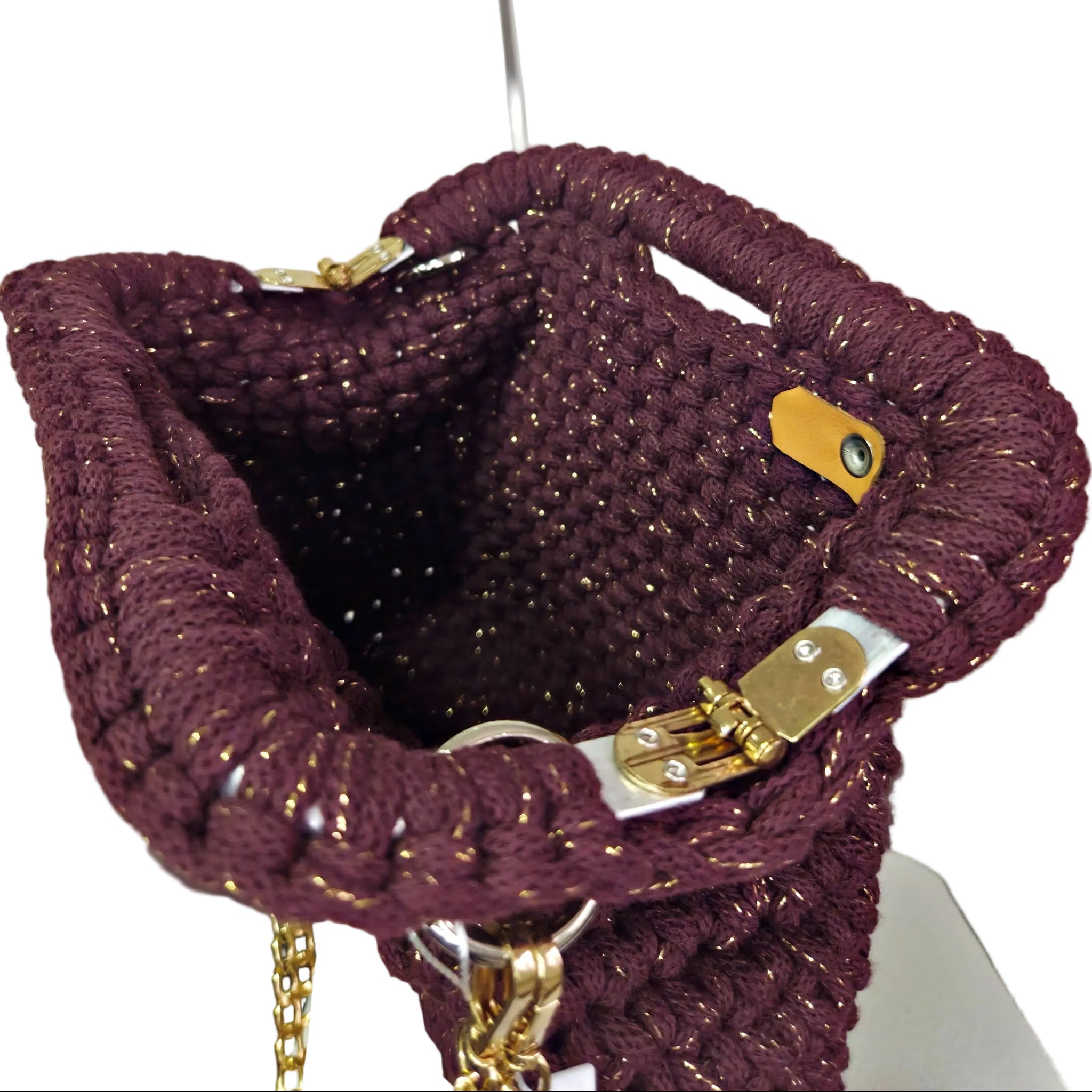 ARIA – Aranyszállal Szőtt Kézitáska és Clutch (Arany Lánccal)